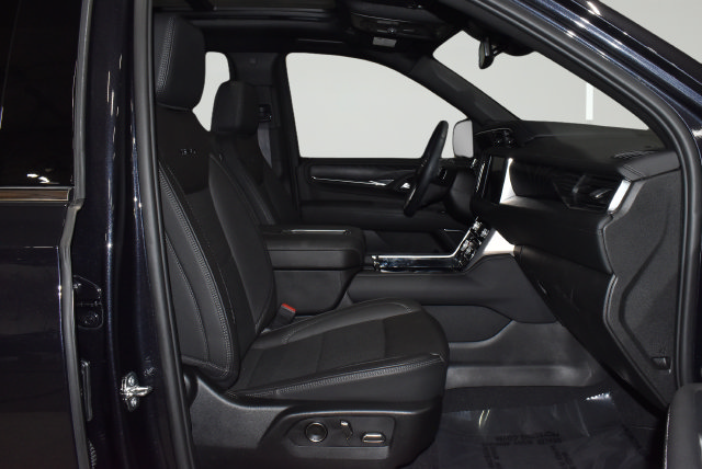 Used 2024 GMC Yukon Denali AWD/4WD image 13