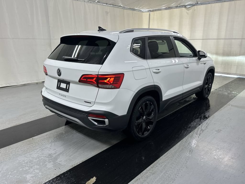 Used 2022 Volkswagen Taos SE AWD/4WD image 2