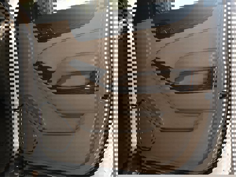 Used 2019 GMC Yukon XL SLT w/ Open Road Package AWD/4WD image 19