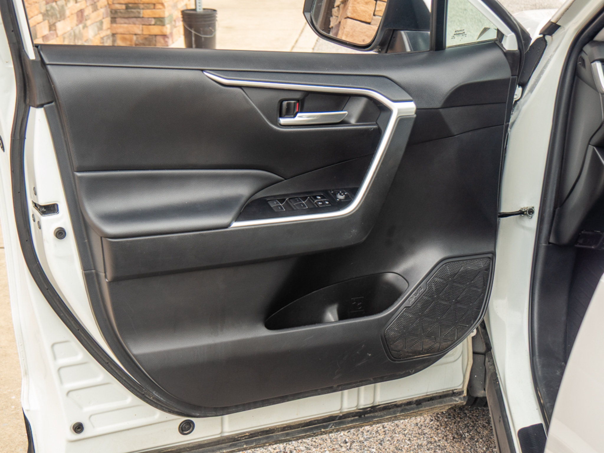 Used 2023 Toyota RAV4 XLE AWD/4WD image 10