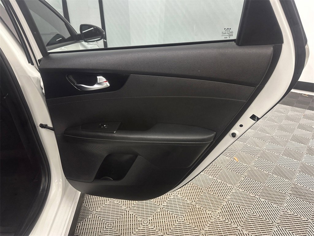 Used 2022 Kia Forte GT-Line w/ GT-Line Premium Package image 17