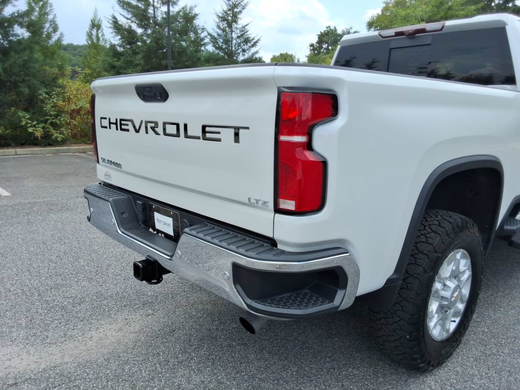 Certified 2024 Chevrolet Silverado 2500 LTZ w/ LTZ Premium Package AWD/4WD image 16