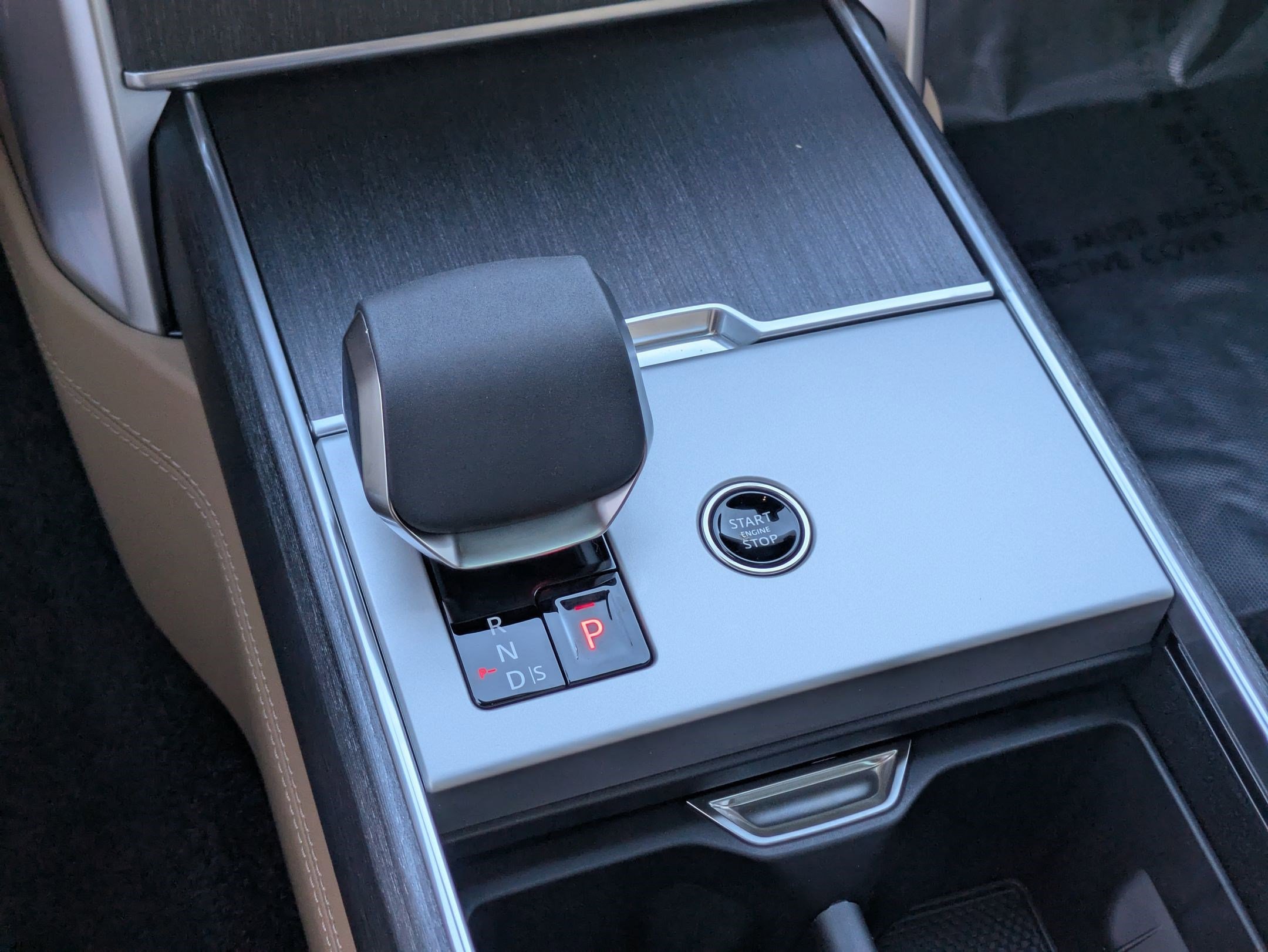 New 2025 Land Rover Range Rover Long Wheelbase SE image 21