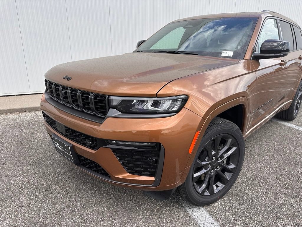 New 2026 Jeep Grand Cherokee L Limited AWD/4WD image 2