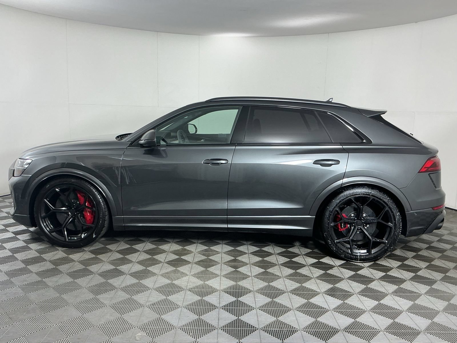 New 2027 Audi RS Q8 performance AWD/4WD image 5