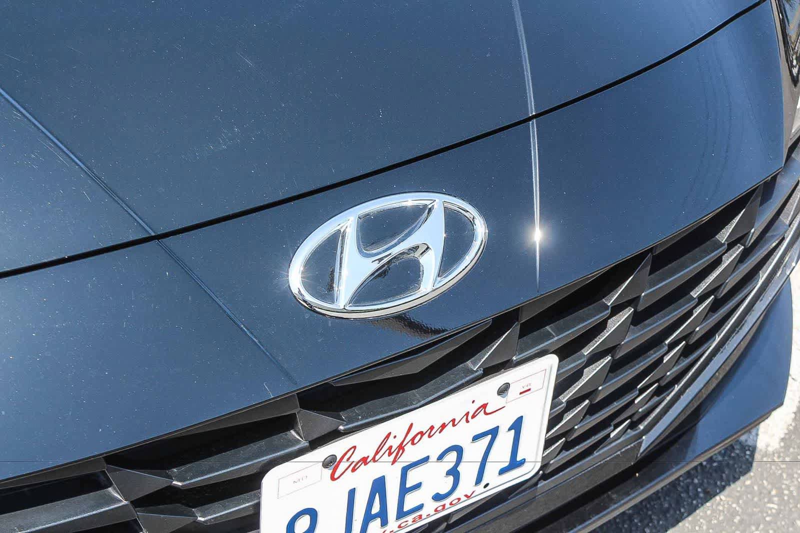 Used 2023 Hyundai Elantra SEL FWD image 14