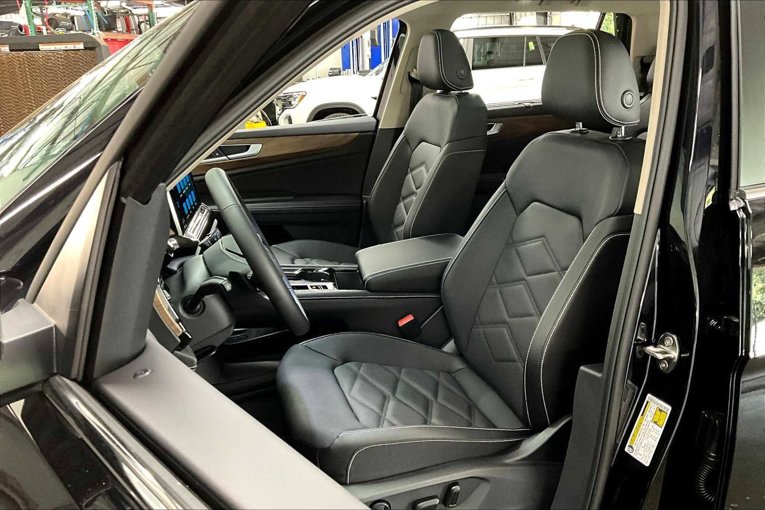 New 2026 Volkswagen Atlas SE image 11