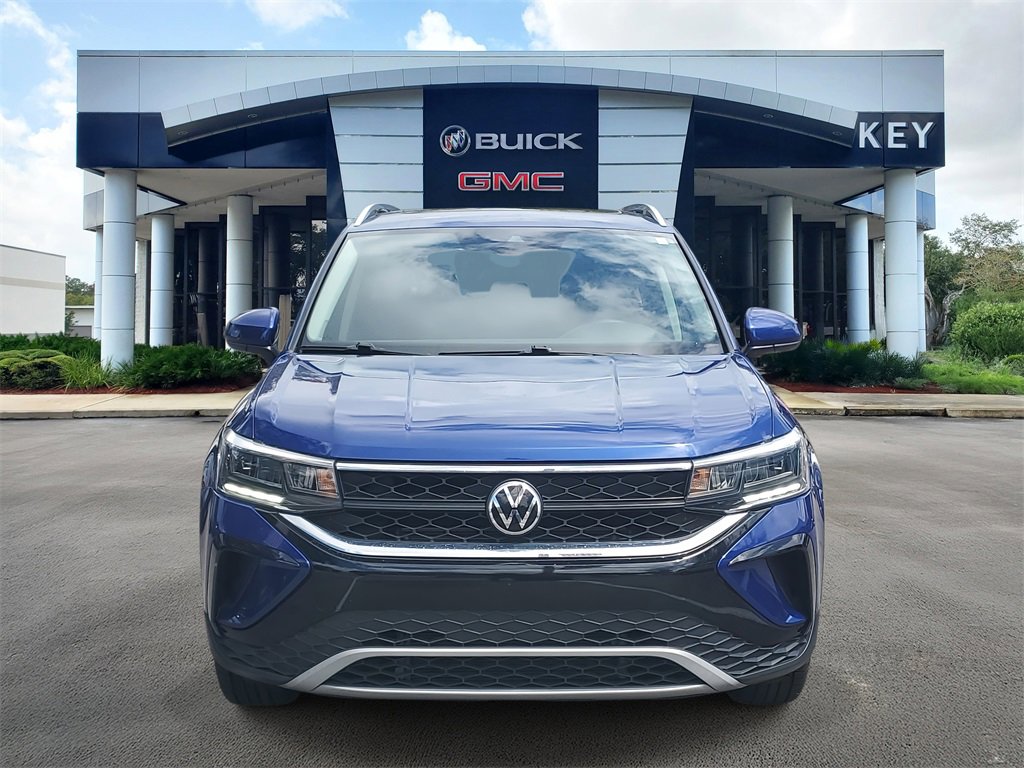 Used 2022 Volkswagen Taos SE image 2