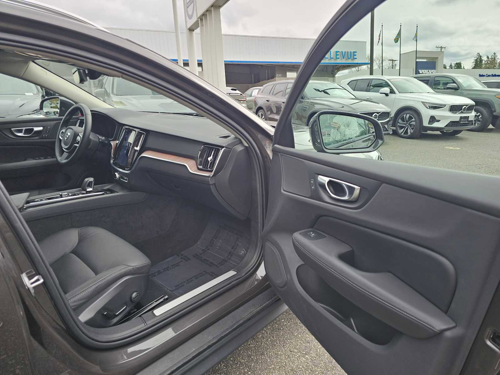 Certified 2025 Volvo V60 B5 Cross Country Plus image 12