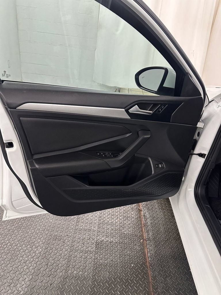 Used 2020 Volkswagen Jetta SE FWD image 8