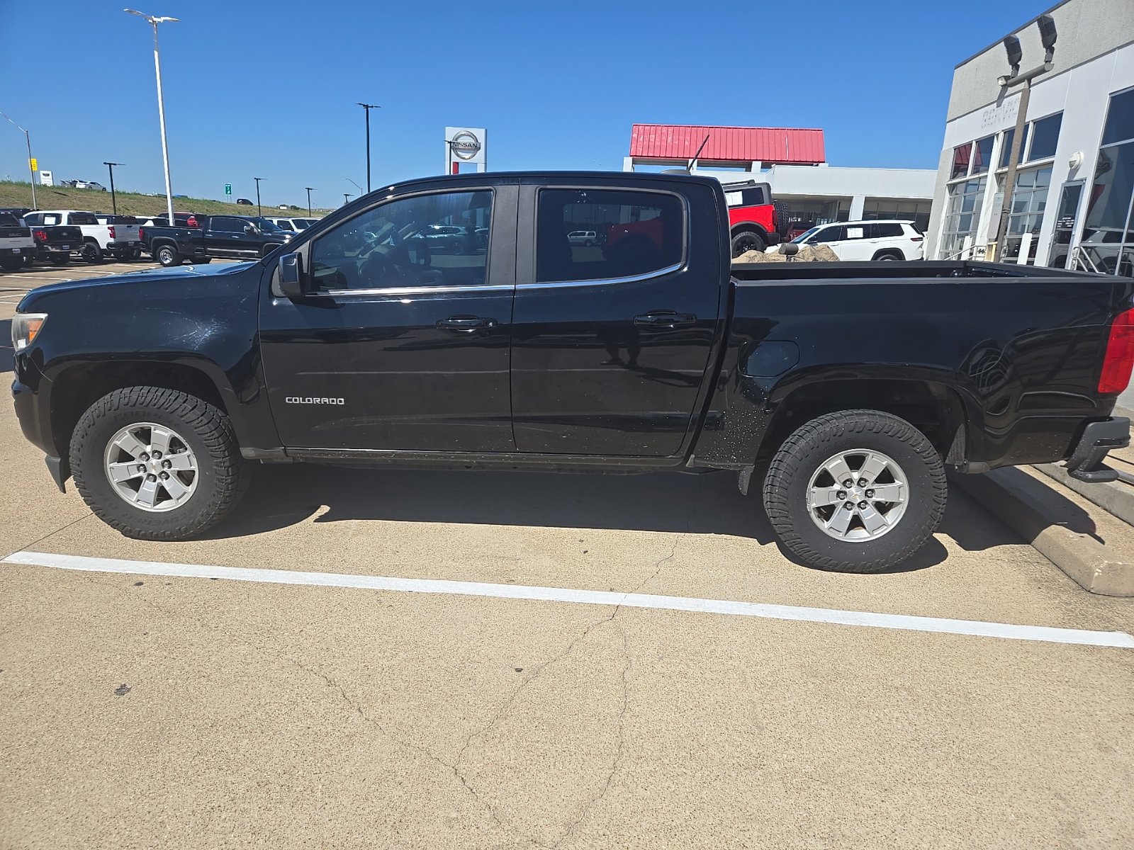 Used 2018 Chevrolet Colorado W/T w/ WT Convenience Package RWD image 9
