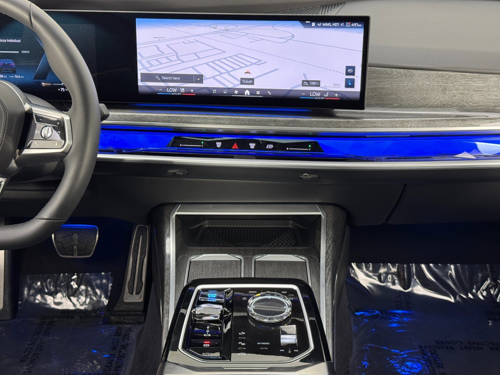 Used 2024 BMW i7 xDrive60 w/ Executive Package image 24