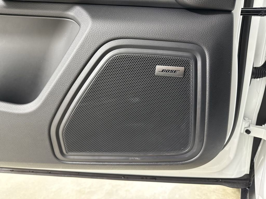 Certified 2025 Porsche Macan image 35