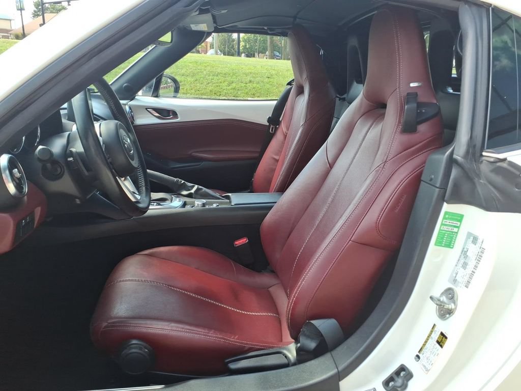 Used 2020 MAZDA MX-5 Miata RF Grand Touring RWD image 12