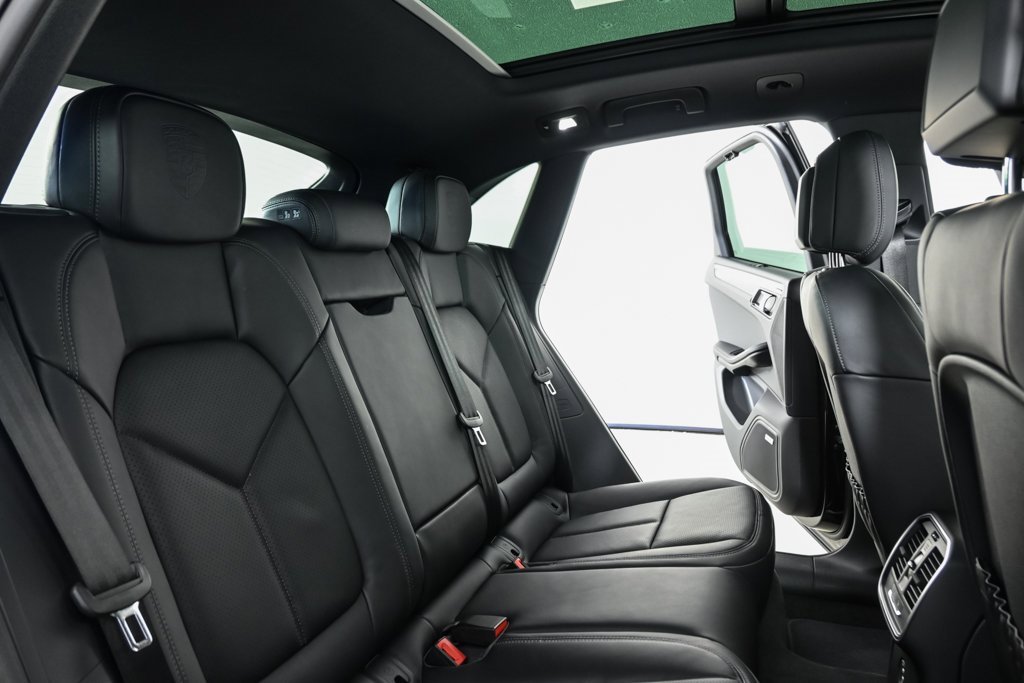 New 2026 Porsche Macan image 23