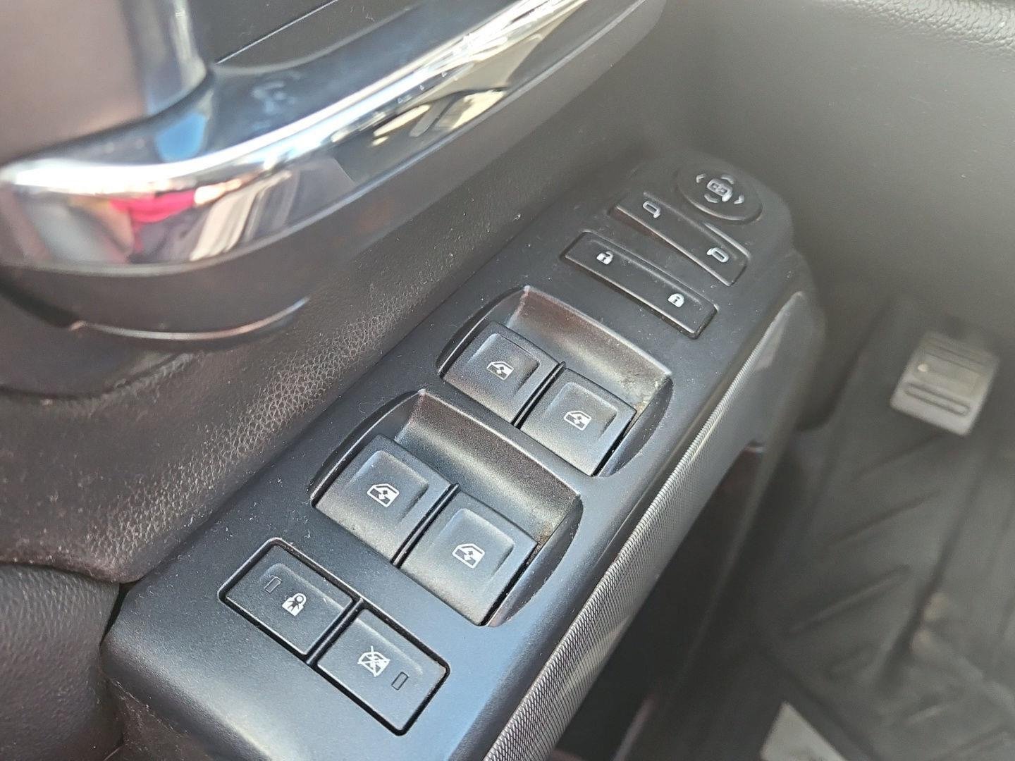 Used 2018 Chevrolet Silverado 1500 LT w/ All Star Edition AWD/4WD image 19