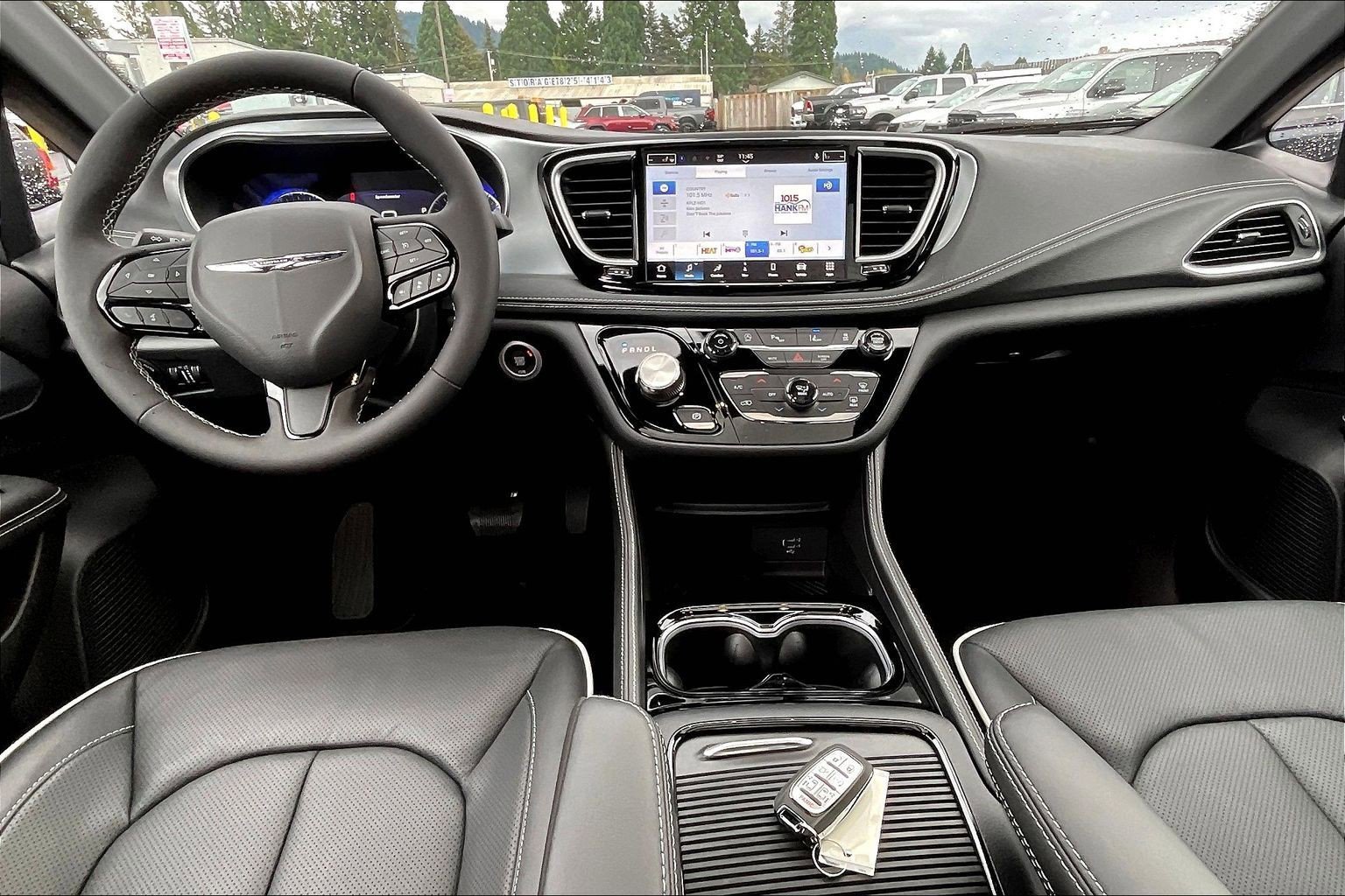 New 2026 Chrysler Pacifica Limited w/ S Appearance Package image 5