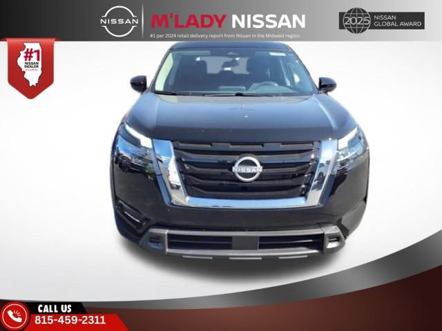 New 2025 Nissan Pathfinder S image 2