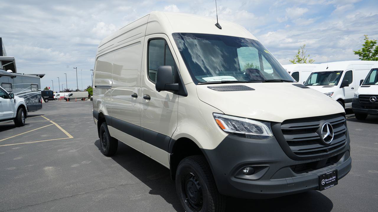 New 2026 Mercedes-Benz Sprinter 2500 image 3