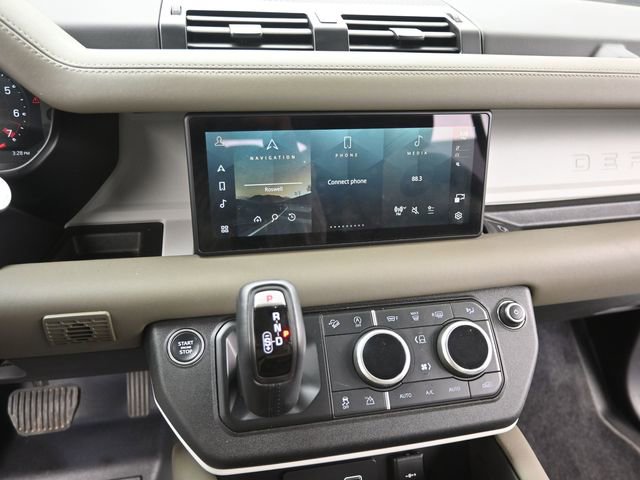 Used 2024 Land Rover Defender 110 S image 13