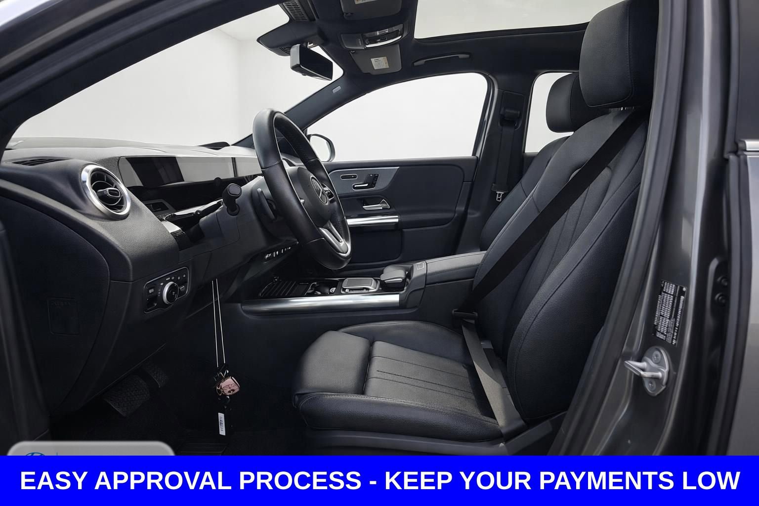 Used 2021 Mercedes-Benz GLA 250 4MATIC w/ Premium Package image 9