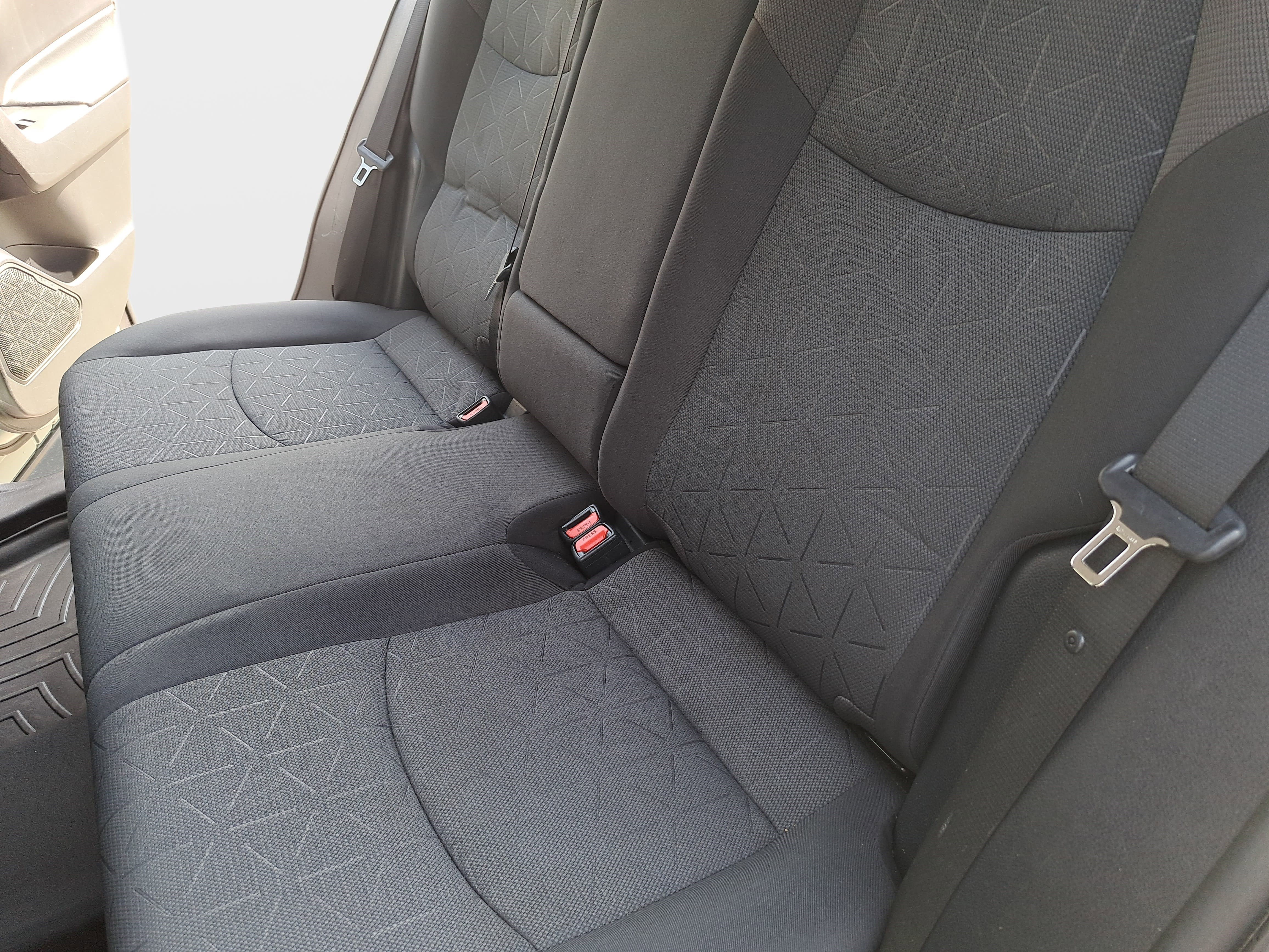 Used 2020 Toyota RAV4 XLE image 13