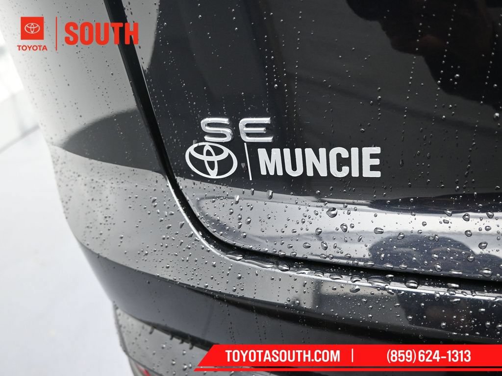 Used 2024 Volkswagen Atlas Cross Sport SE FWD image 38