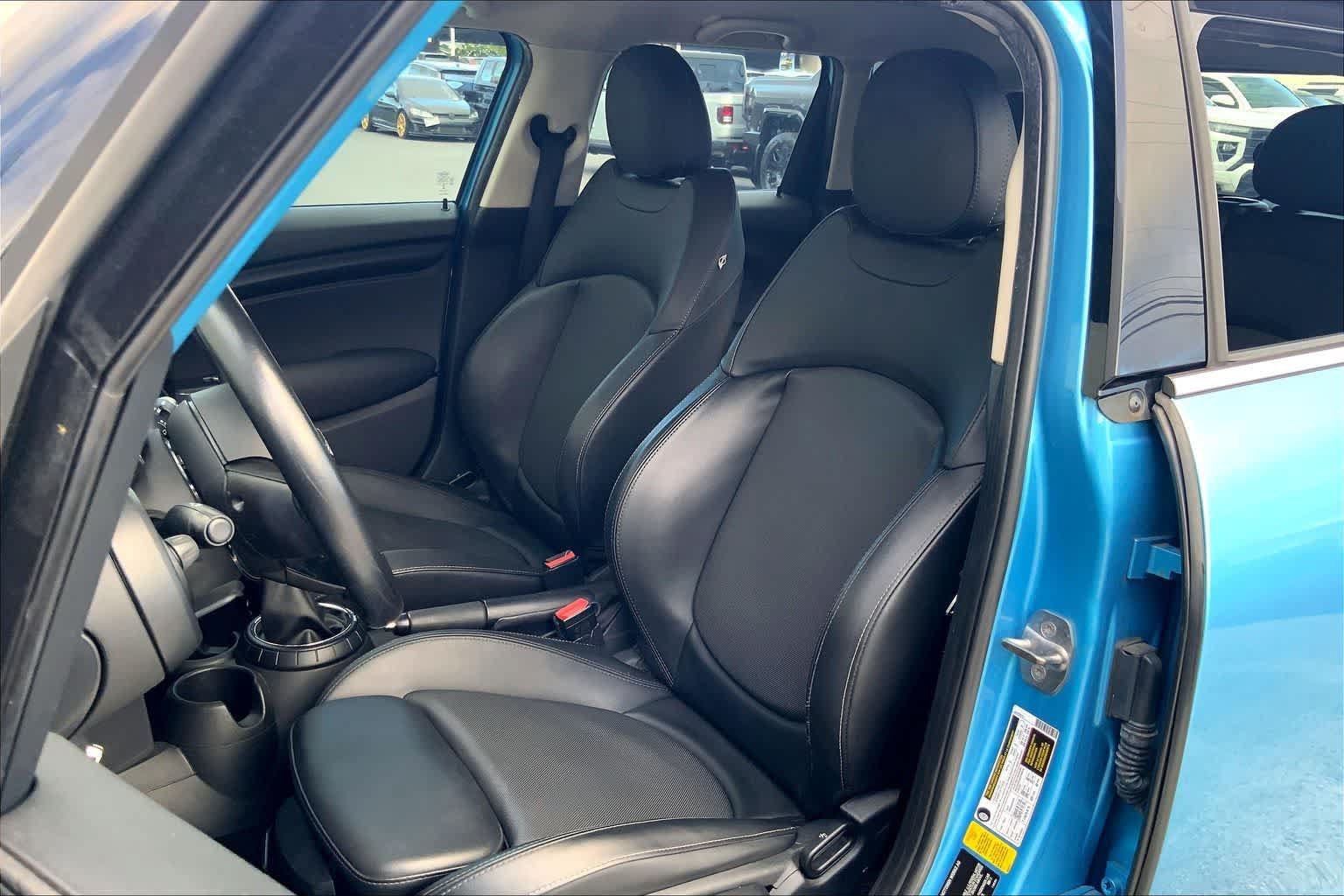 Used 2015 MINI Cooper 4-Door Hardtop FWD image 11
