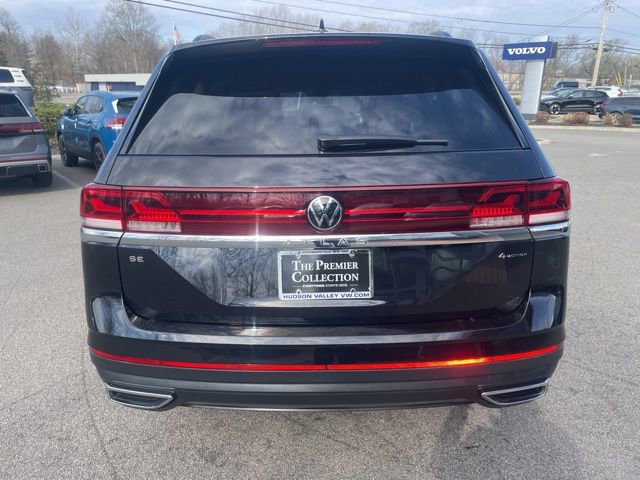 Certified 2025 Volkswagen Atlas SE image 3