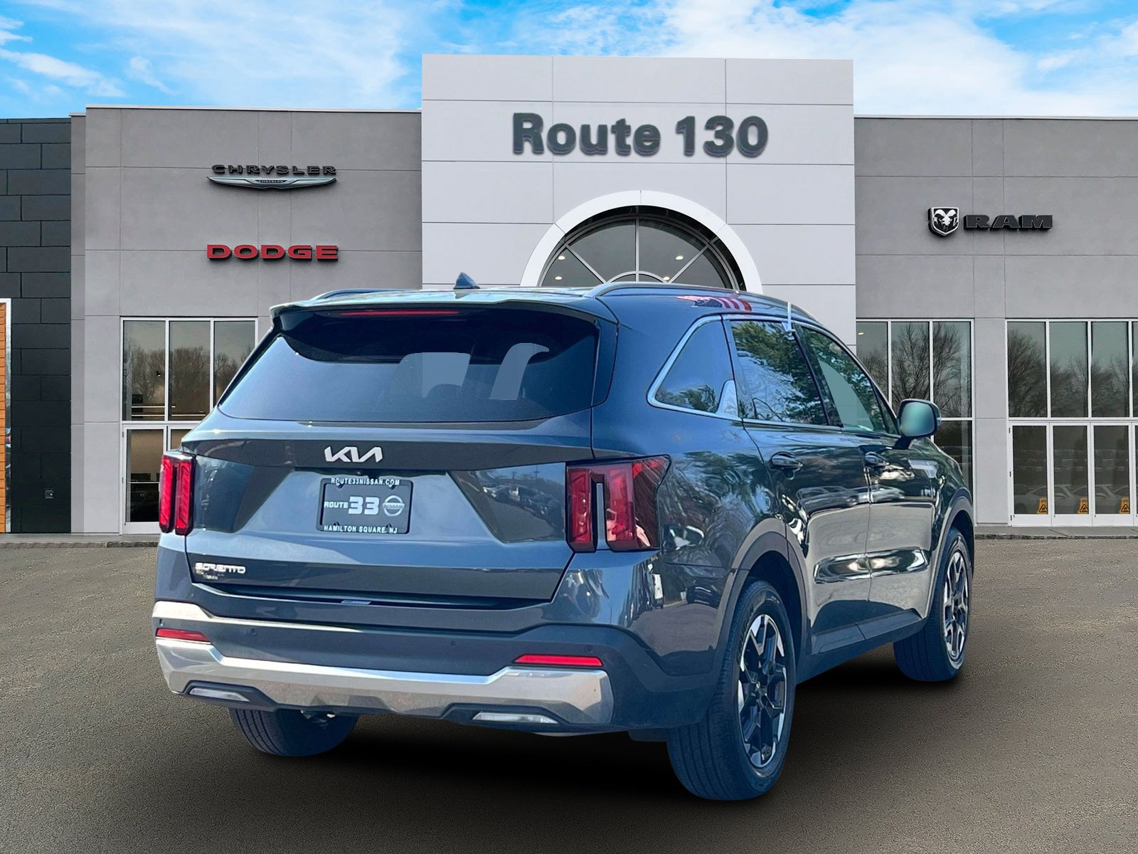 Used 2024 Kia Sorento S FWD image 4
