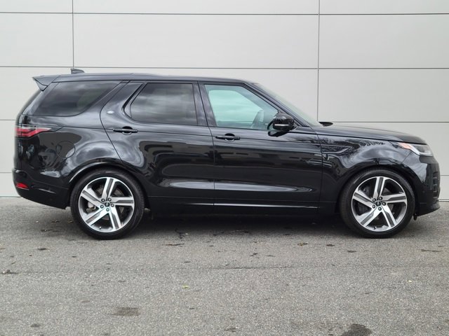 Used 2024 Land Rover Discovery Dynamic SE image 5