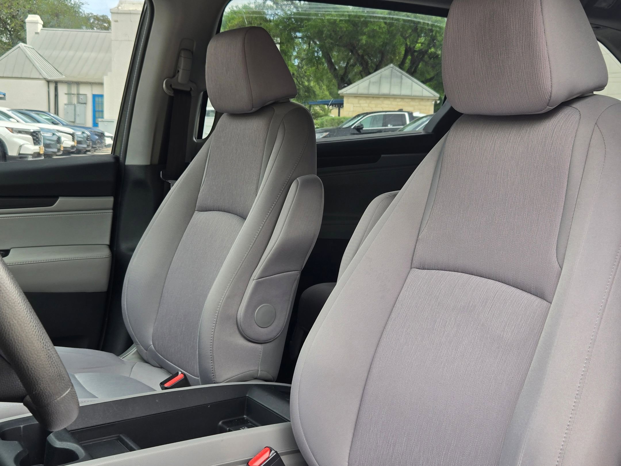 Used 2018 Honda Odyssey LX image 13