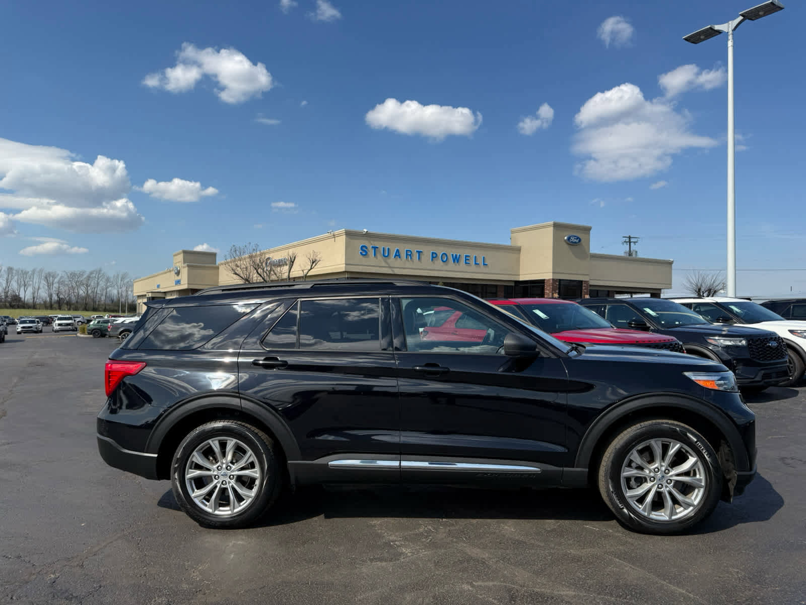 Used 2020 Ford Explorer XLT w/ Equipment Group 202A image 20
