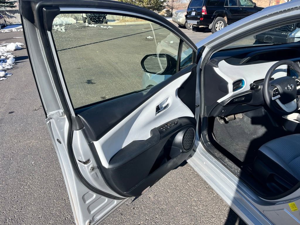 Used 2016 Toyota Prius Three image 14