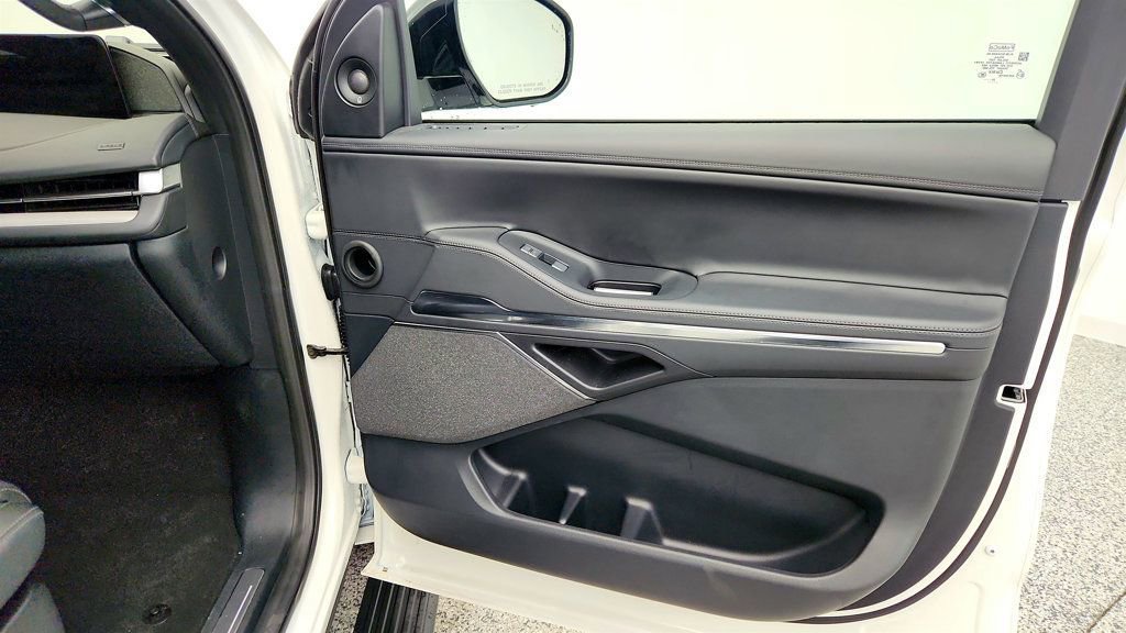 Used 2025 Lincoln Navigator Reserve w/ Jet Appearance Package image 29