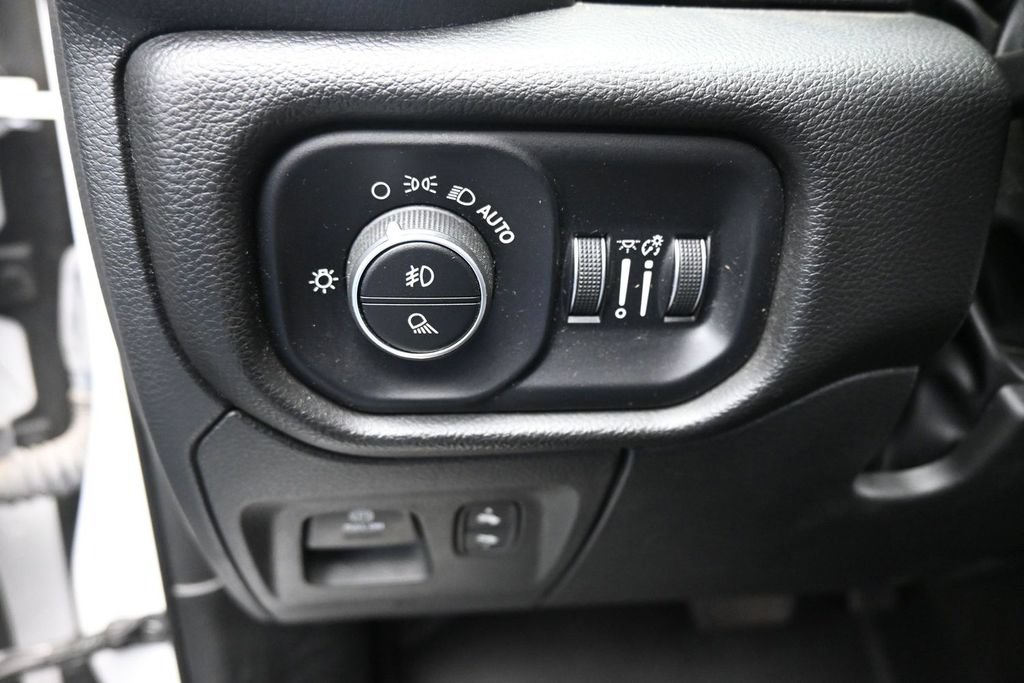 Used 2022 RAM 1500 Laramie AWD/4WD image 11