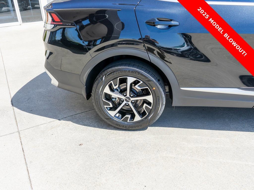 New 2025 Kia Sportage EX image 30