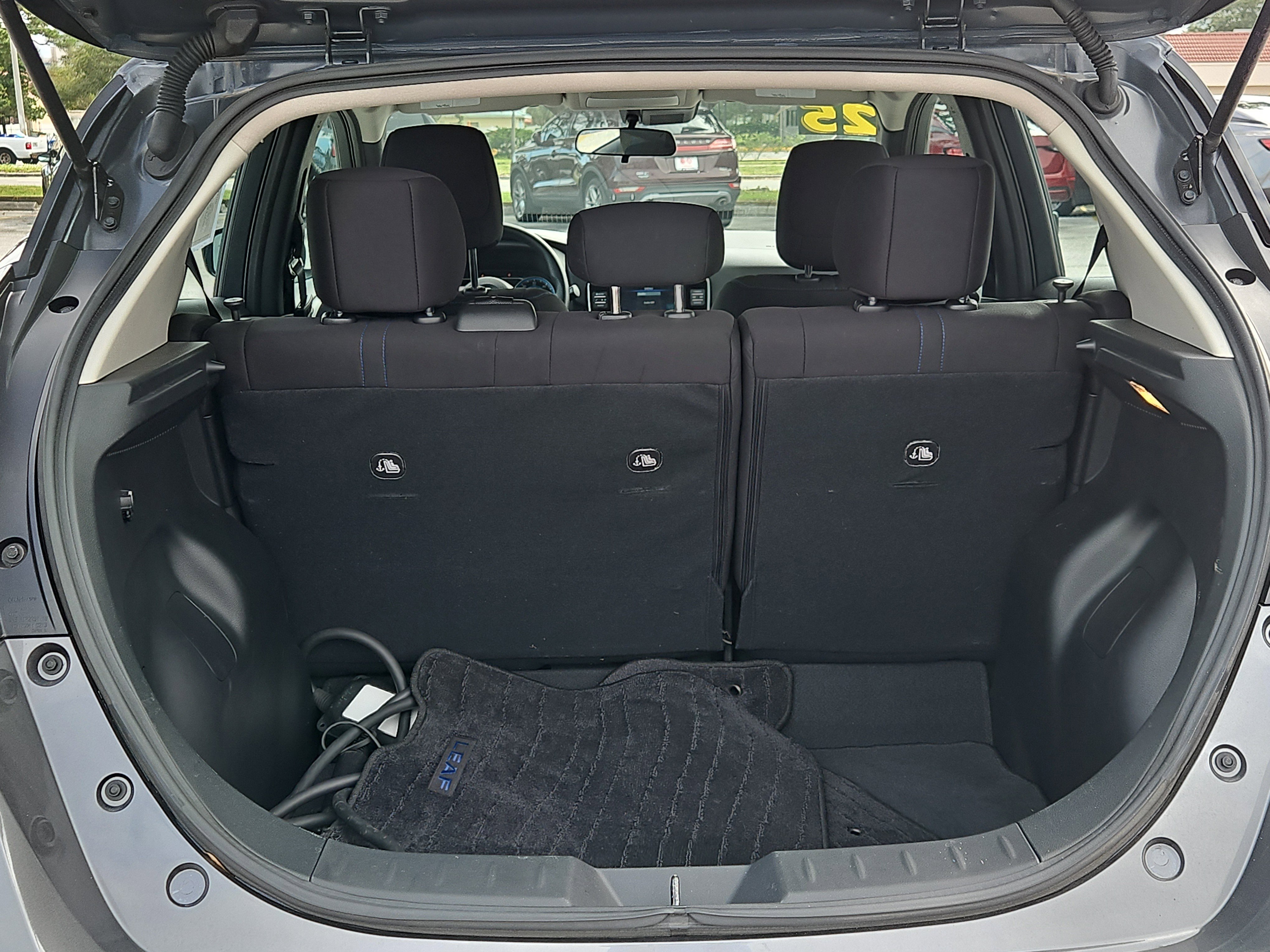 Used 2025 Nissan Leaf S image 6