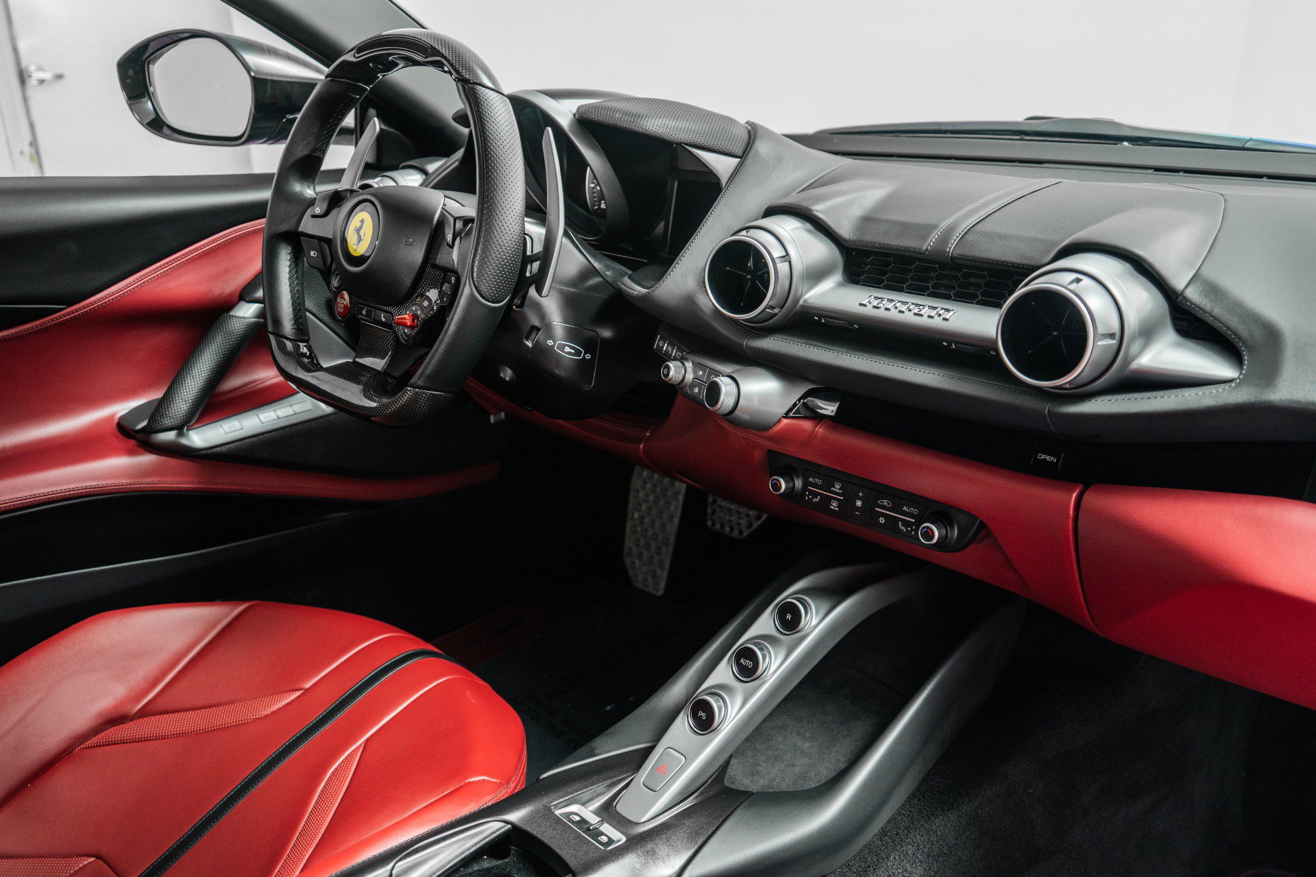 Used 2020 Ferrari 812 Superfast image 28