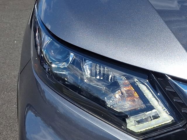 Used 2021 Nissan Rogue Sport S image 10