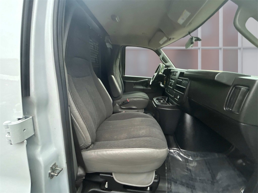 Used 2023 GMC Savana 2500 w/ Driver Convenience Package image 12