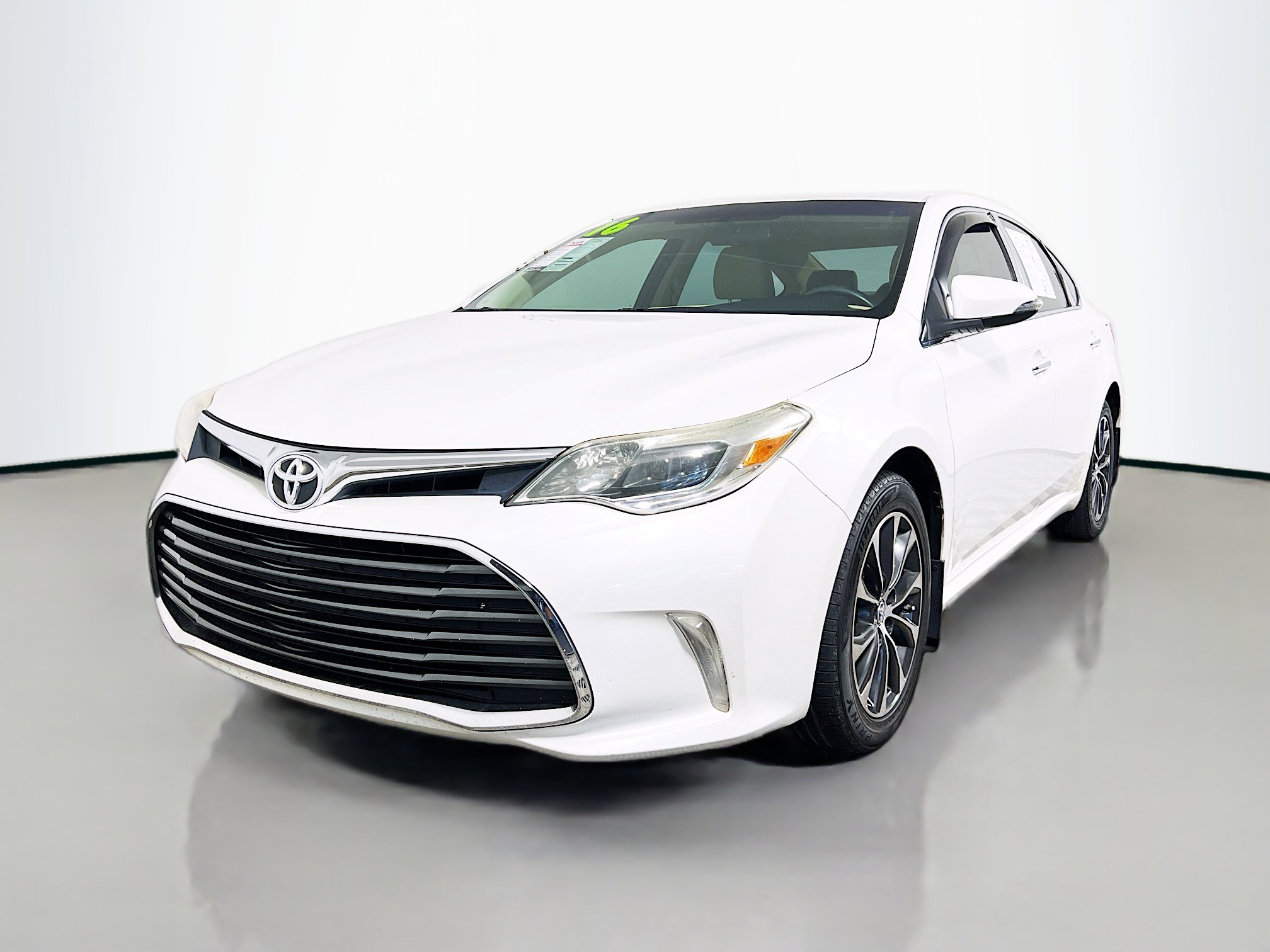 Used 2016 Toyota Avalon XLE image 10