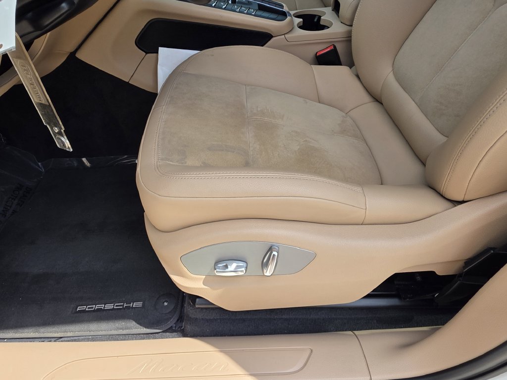 Certified 2021 Porsche Macan AWD/4WD image 25