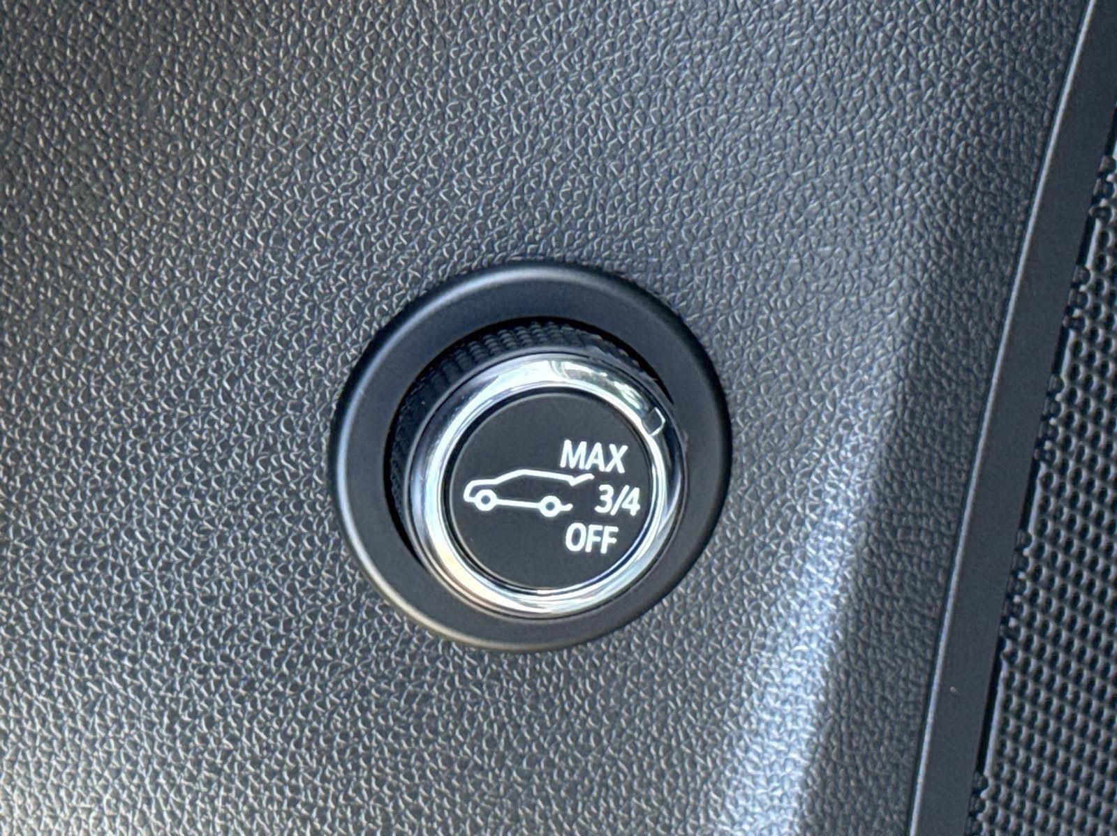Used 2022 Buick Envision Essence w/ Sport Touring Package AWD/4WD image 17