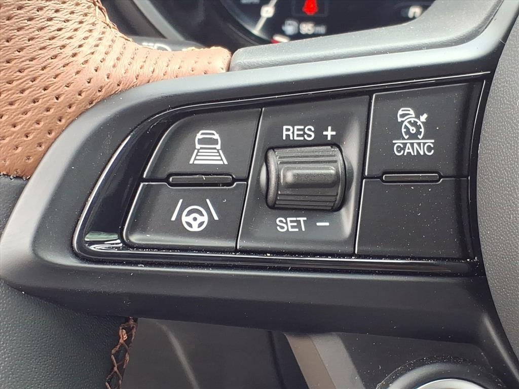 New 2025 Alfa Romeo Giulia w/ Driving Assist Package image 18