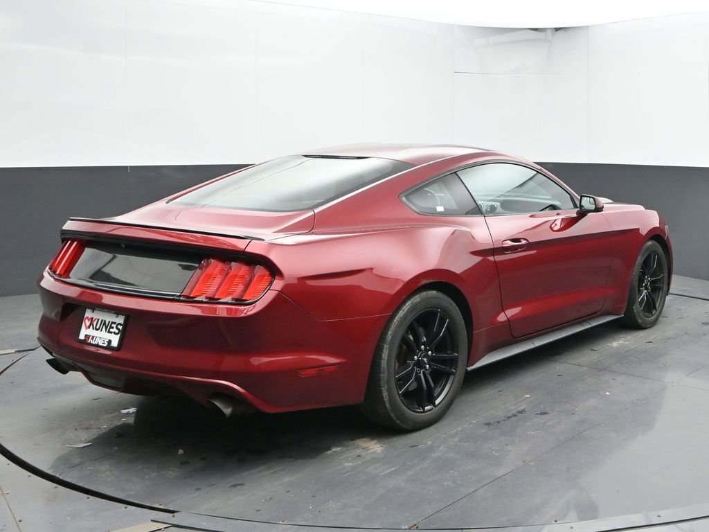 Used 2017 Ford Mustang Coupe RWD image 9