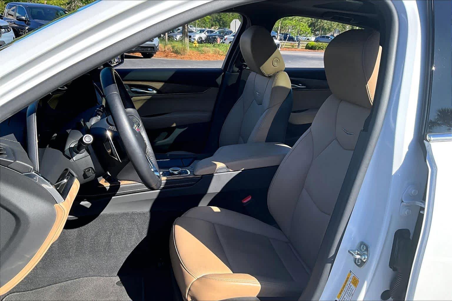 Used 2025 Cadillac CT5 Premium Luxury RWD image 8