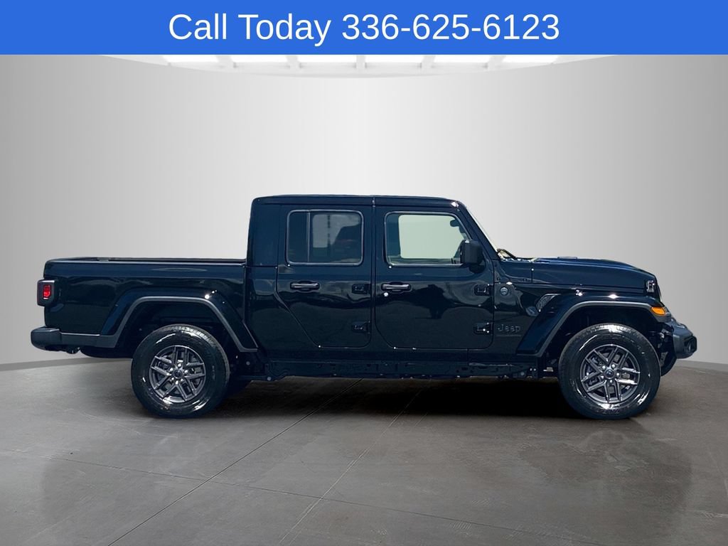 New 2025 Jeep Gladiator Sport AWD/4WD image 6