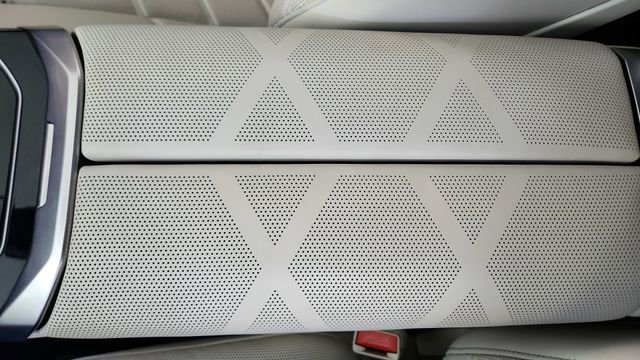 Used 2025 BMW 740i xDrive image 50