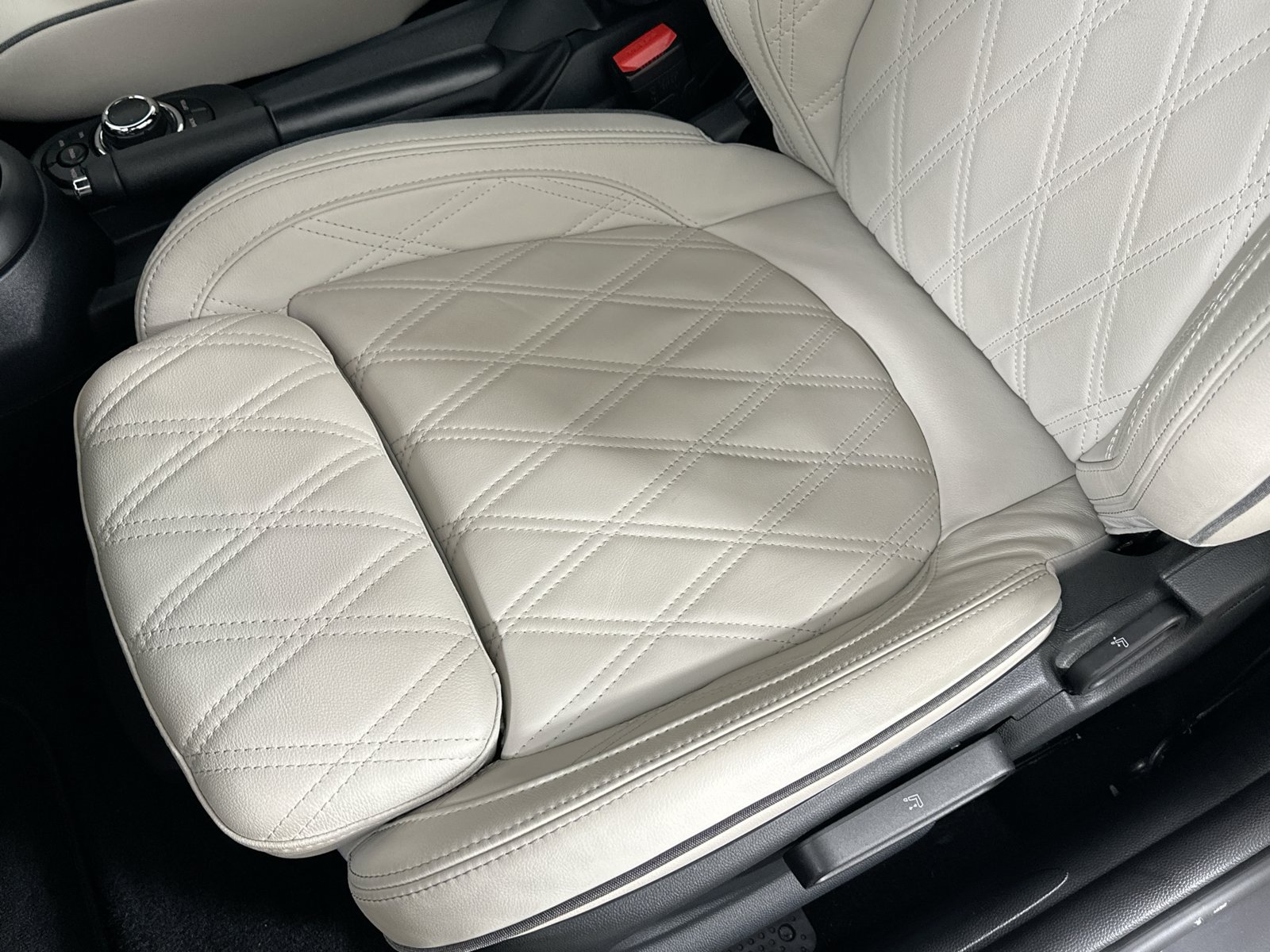 Certified 2024 MINI Cooper S FWD image 37